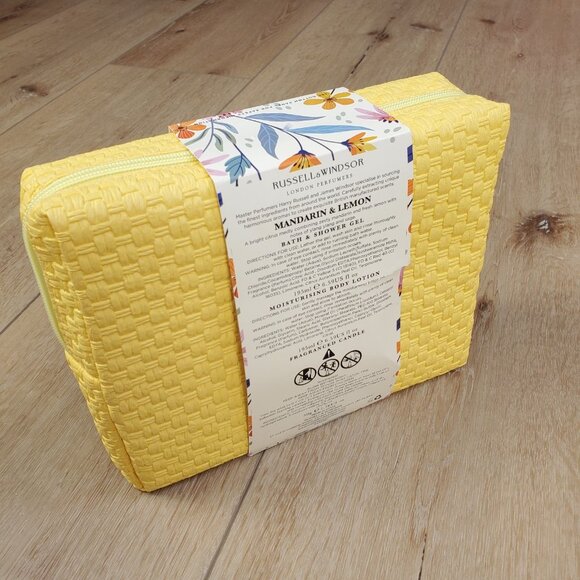 Russell & Windsor LONDON PERFUMERS LUXURY BATH SET Mandarin Lemon Candle Lotion - Picture 2 of 14